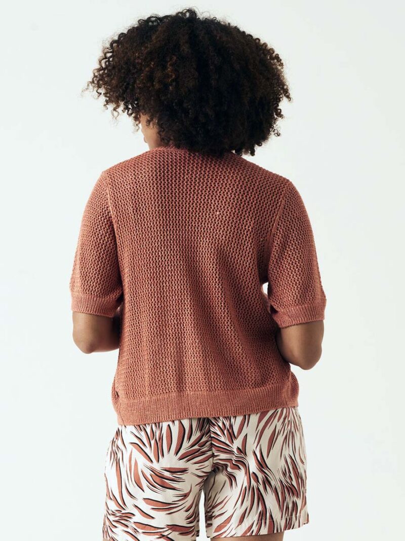 Garcia P20250 short sleeve knit sweater redwood color