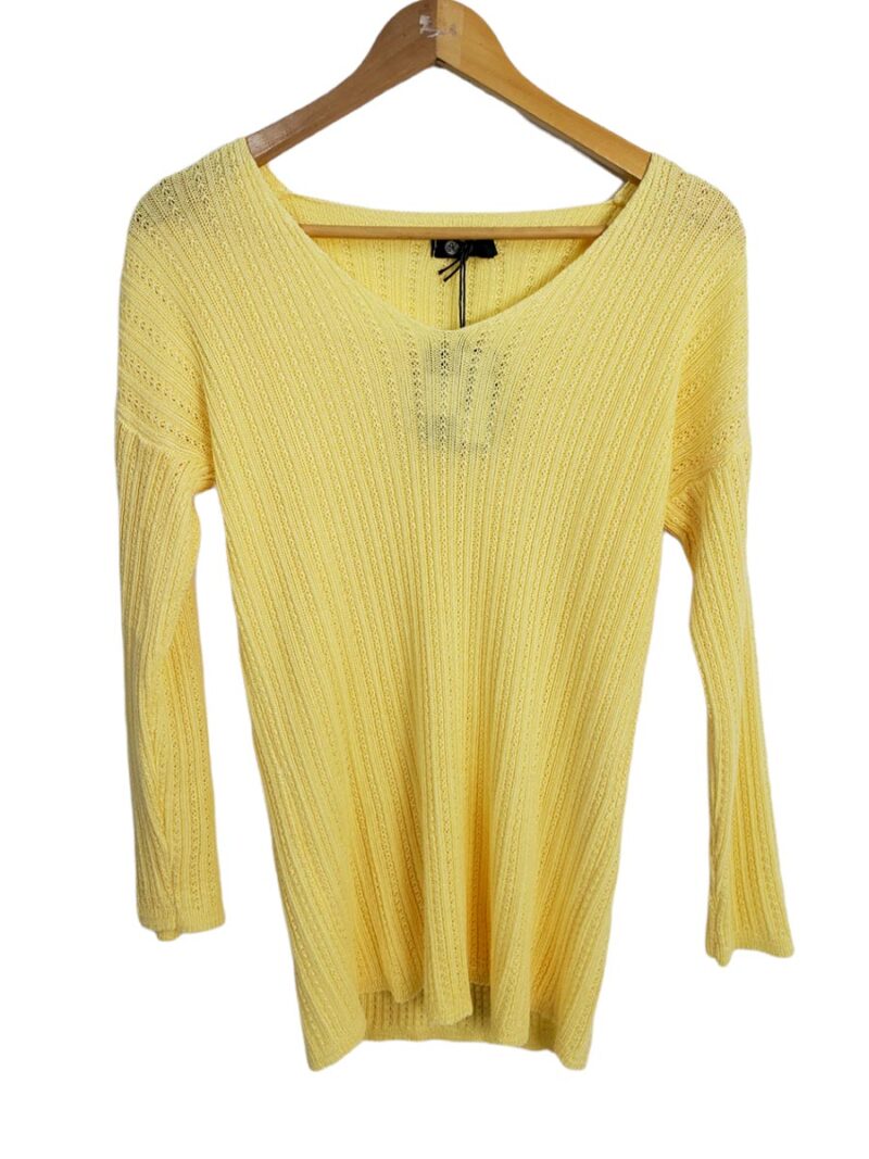 M Italy 33-1003Q sweater in a soft and light knit yellow