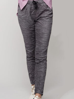 Pantalon Charlie B C5226R-128B extensible look suède d'aspect froissé gris