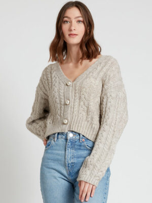Point Zero short cardigan 8953012 in cable knit and 3 large pearl buttons beige
