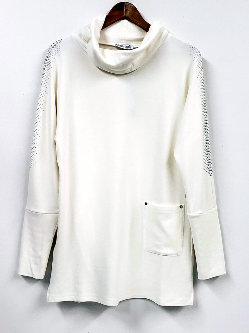CoCo Y Club sweater 222-5072 soft and comfortable with a drop collar white
