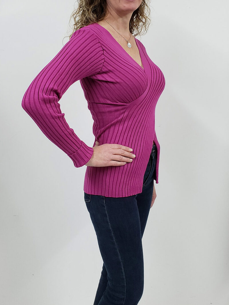 Chandail Patrizia Luca WTF201 en tricot côtelé cache-coeur couleur magenta