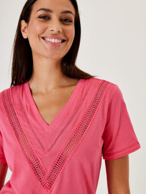 T-shirt Garcia D30201 manches courtes col V en crochet rose