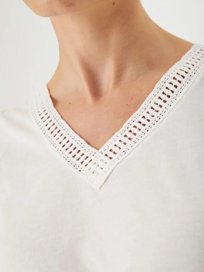 T-shirt Garcia Z0010 manches courtes col V en crochet couleur off white