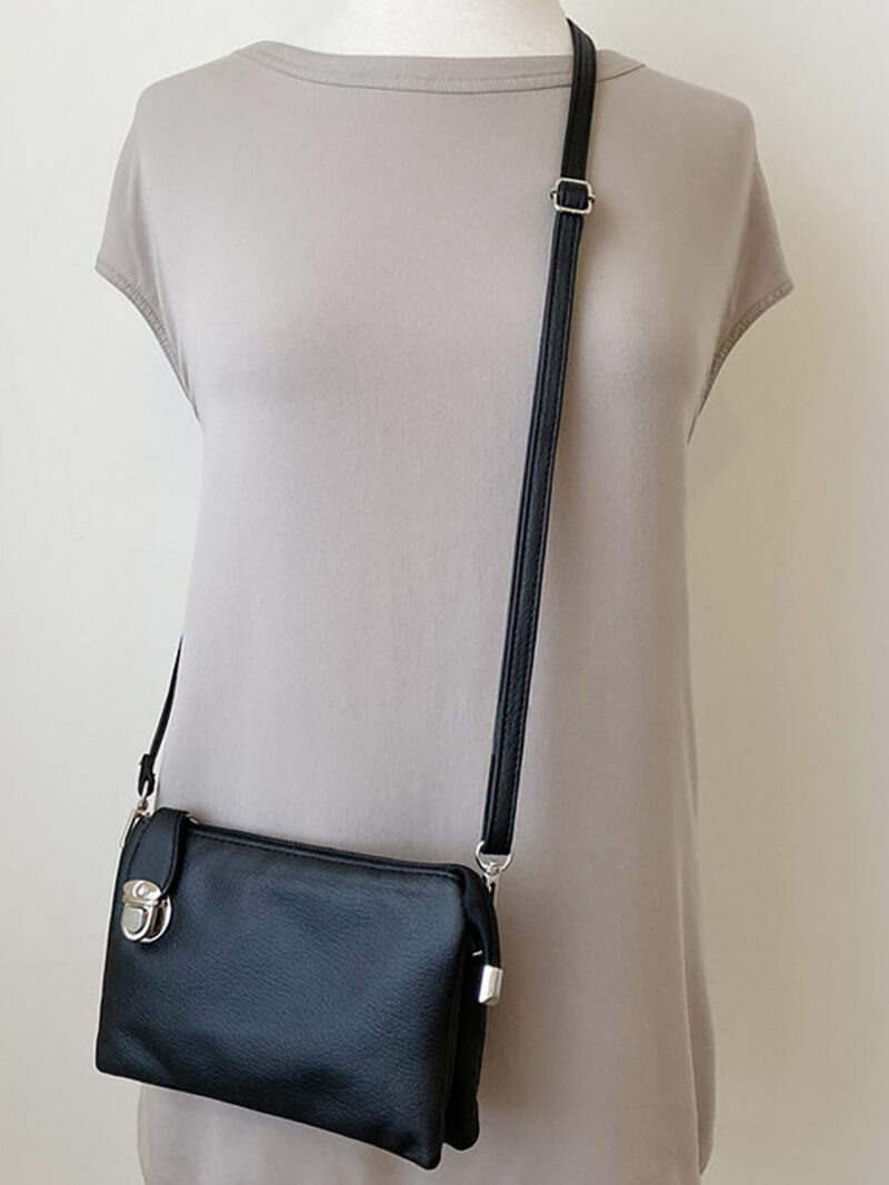 Caracol 7012 soft handbag with 3 pockets black