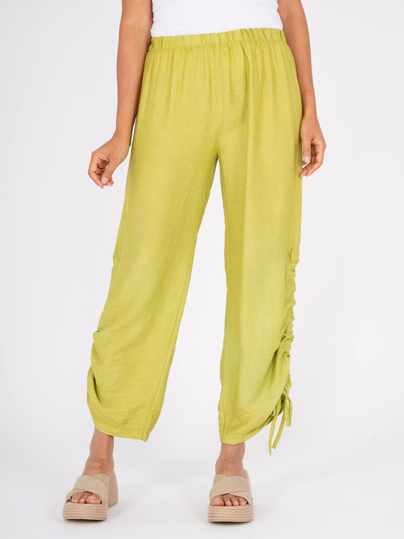 M Italy 11-4042U pants pleated on the leg green color