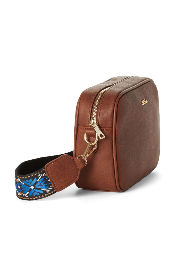 Skyla Alicia shoulder bag with adjustable strap in cognac color