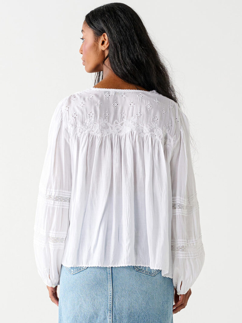Blouse blanche Dex 2323701D manches longues broderie anglaise