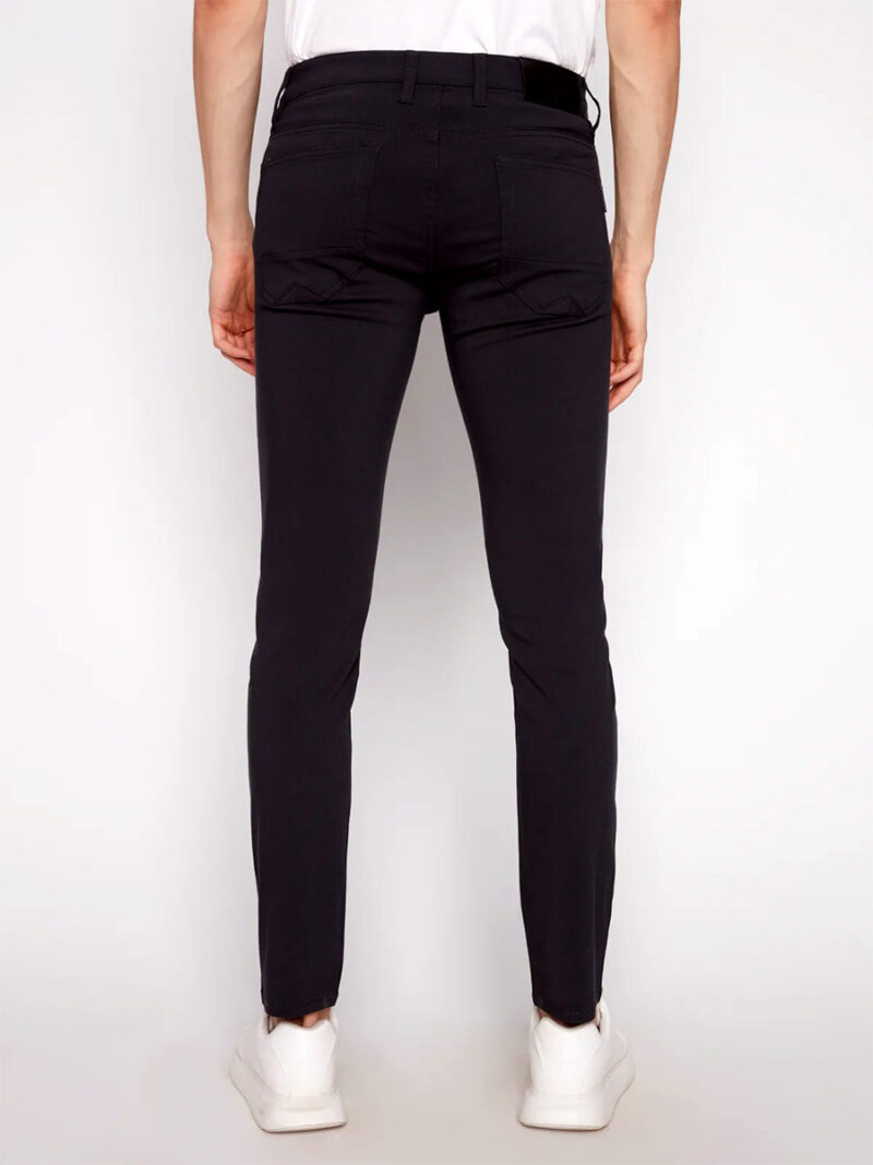 Pantalon Projek Raw 144100 extensible et confortable couleur noir